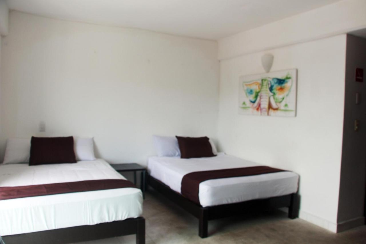 Hotel & Hostal Casa De Luz Cancun Exterior photo